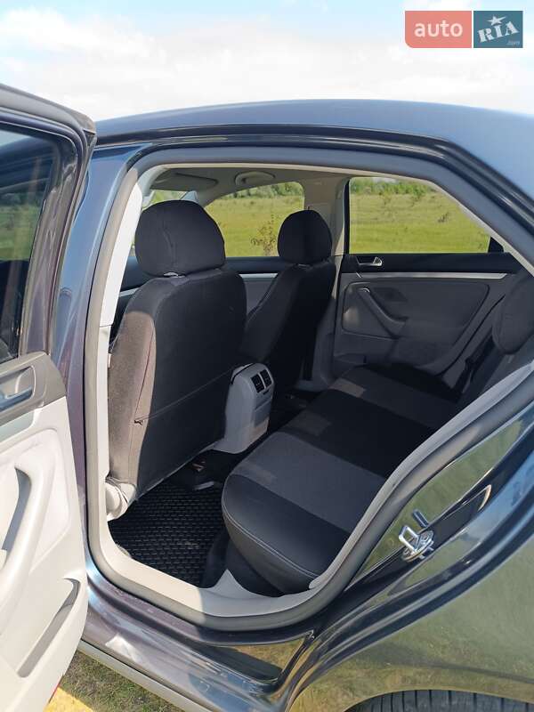 Седан Volkswagen Jetta 2008 в Миргороді