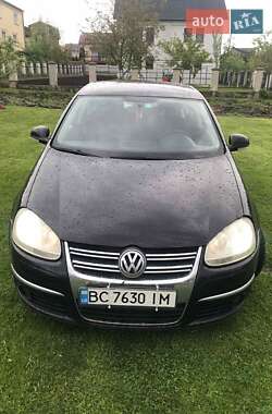Седан Volkswagen Jetta 2006 в Львові