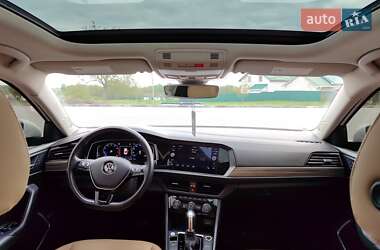 Седан Volkswagen Jetta 2018 в 
