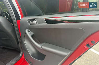 Седан Volkswagen Jetta 2014 в 