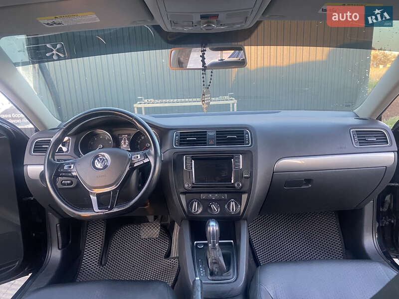 Седан Volkswagen Jetta 2016 в Буську