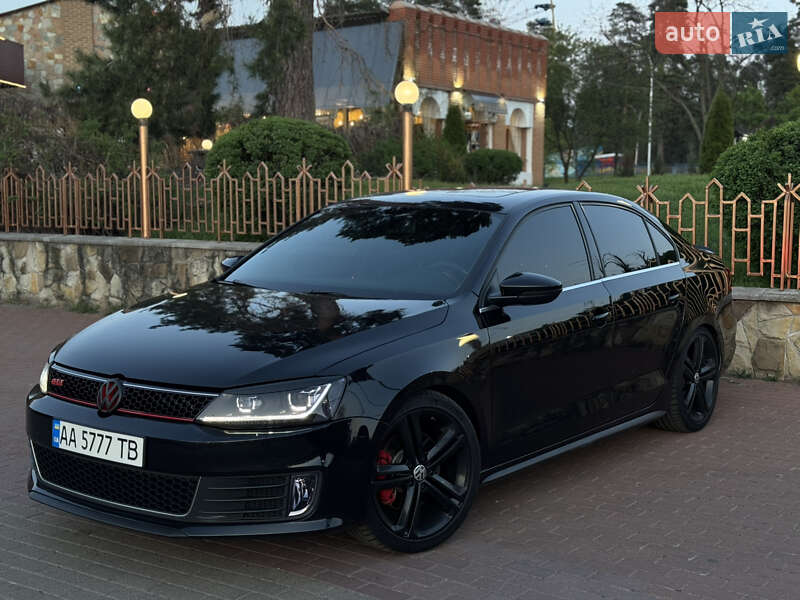 Седан Volkswagen Jetta 2014 в 