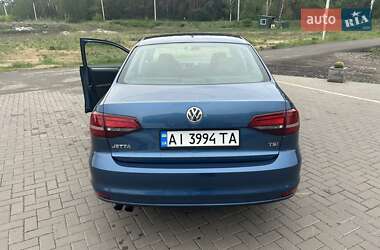 Седан Volkswagen Jetta 2016 в 