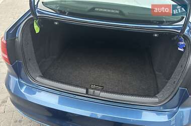 Седан Volkswagen Jetta 2016 в 