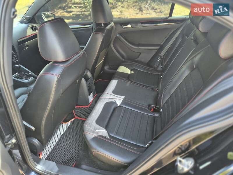 Седан Volkswagen Jetta 2017 в Киеве