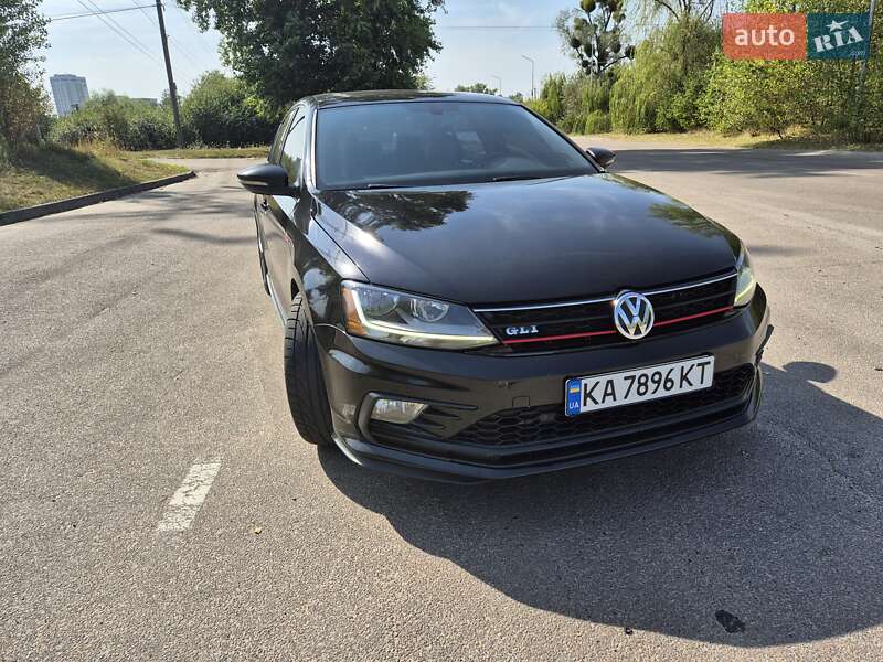 Седан Volkswagen Jetta 2017 в Киеве