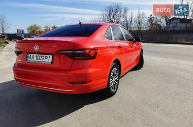 Седан Volkswagen Jetta 2019 в 