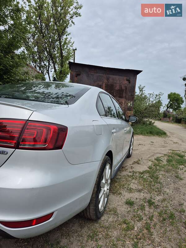 Седан Volkswagen Jetta 2012 в Харькове