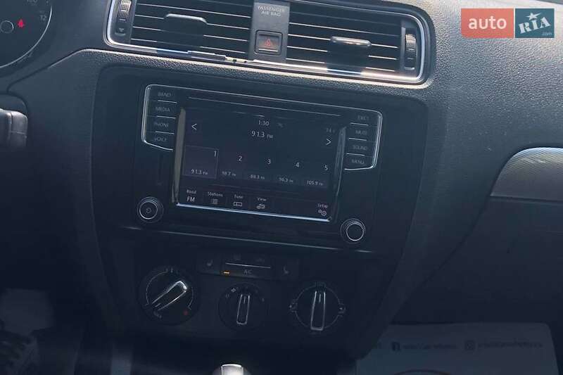 Седан Volkswagen Jetta 2015 в Львові фото 15 Седан Volkswagen Jetta 2015 в Львові