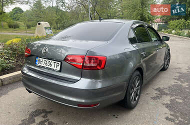 Седан Volkswagen Jetta 2015 в 