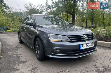 Седан Volkswagen Jetta 2015 в 