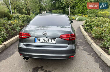 Седан Volkswagen Jetta 2015 в 