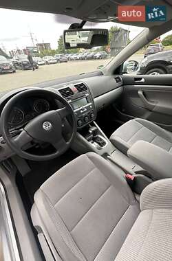 Седан Volkswagen Jetta 2009 в 