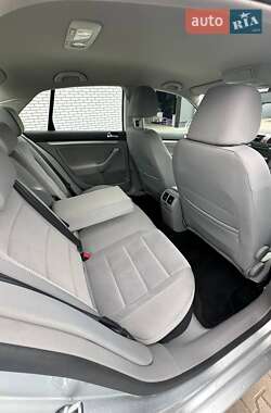 Седан Volkswagen Jetta 2009 в 
