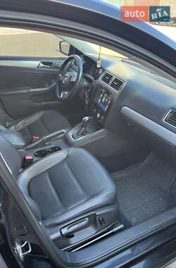 Седан Volkswagen Jetta 2013 в 
