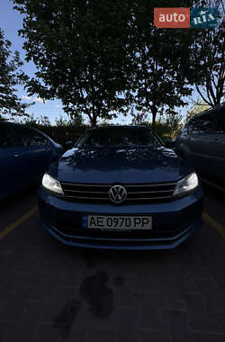 Седан Volkswagen Jetta 2015 в 