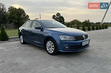 Седан Volkswagen Jetta 2016 в Днепре