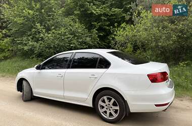 Седан Volkswagen Jetta 2014 в 