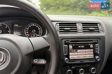 Седан Volkswagen Jetta 2014 в 