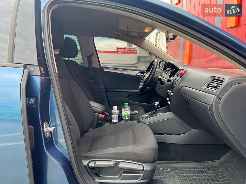 Седан Volkswagen Jetta 2014 в Києві