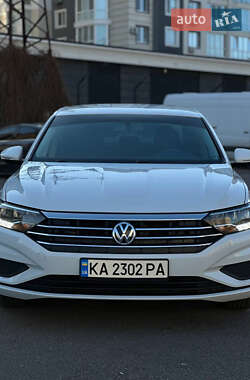 Седан Volkswagen Jetta 2018 в 