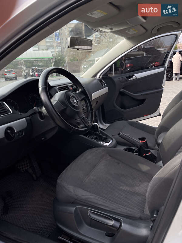 Седан Volkswagen Jetta 2012 в Кропивницком