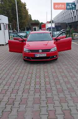 Седан Volkswagen Jetta 2012 в 