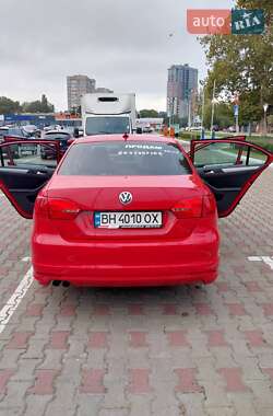 Седан Volkswagen Jetta 2012 в 