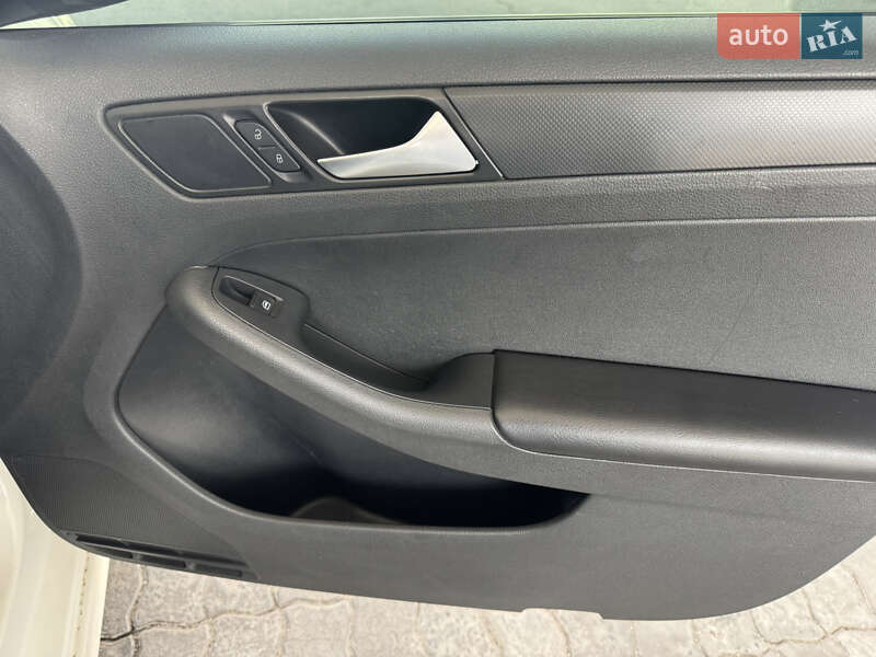 Седан Volkswagen Jetta 2013 в Одессе фото 13 Седан Volkswagen Jetta 2013 в Одессе