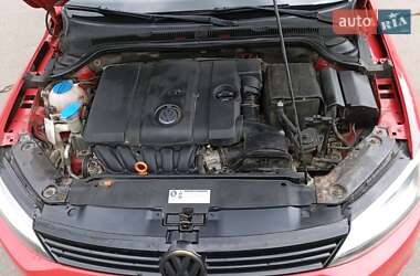 Седан Volkswagen Jetta 2011 в 