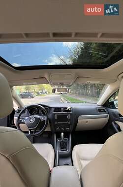 Седан Volkswagen Jetta 2017 в Львові