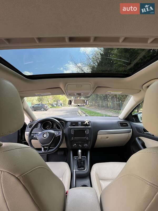 Седан Volkswagen Jetta 2017 в Львові