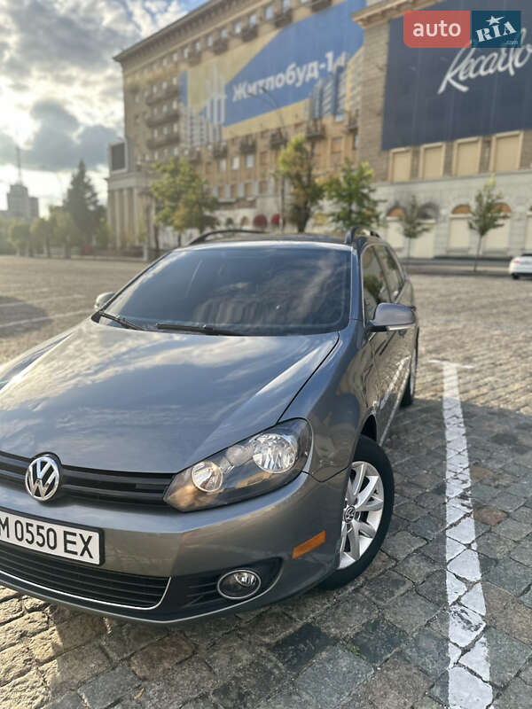 Універсал Volkswagen Jetta 2011 в Сумах