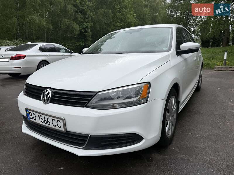 Седан Volkswagen Jetta 2014 в 