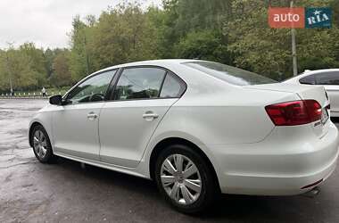 Седан Volkswagen Jetta 2014 в 