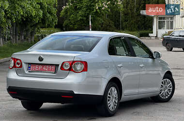 Седан Volkswagen Jetta 2009 в 