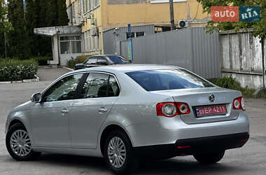 Седан Volkswagen Jetta 2009 в 