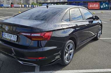 Седан Volkswagen Jetta 2018 в 