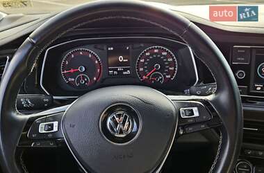 Седан Volkswagen Jetta 2018 в 