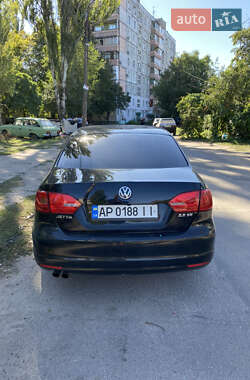Седан Volkswagen Jetta 2012 в 