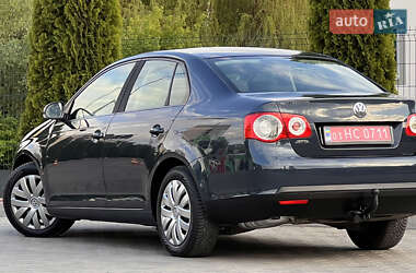 Седан Volkswagen Jetta 2006 в 