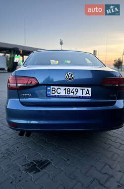 Седан Volkswagen Jetta 2015 в 
