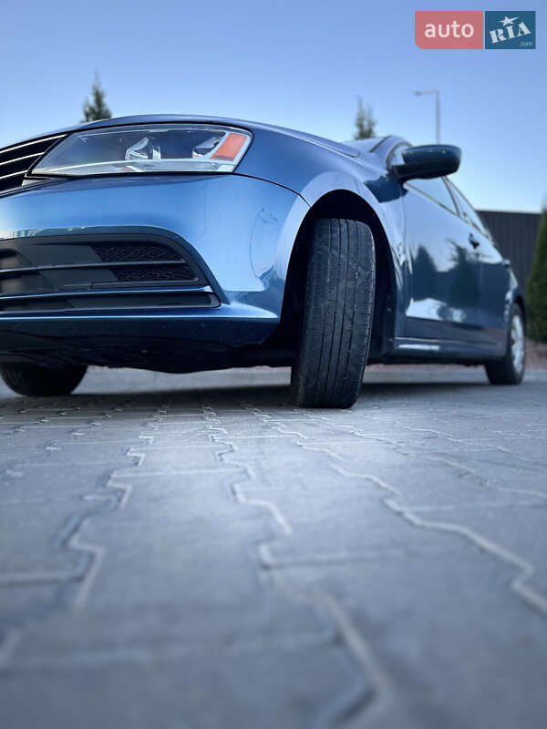 Седан Volkswagen Jetta 2015 в Тернополі