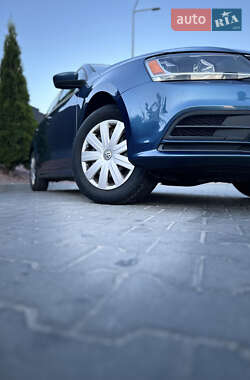 Седан Volkswagen Jetta 2015 в 