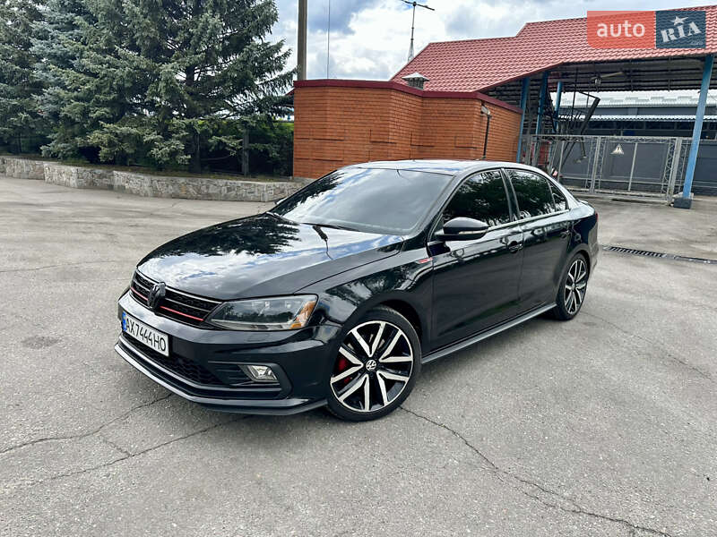 Седан Volkswagen Jetta 2017 в Харькове