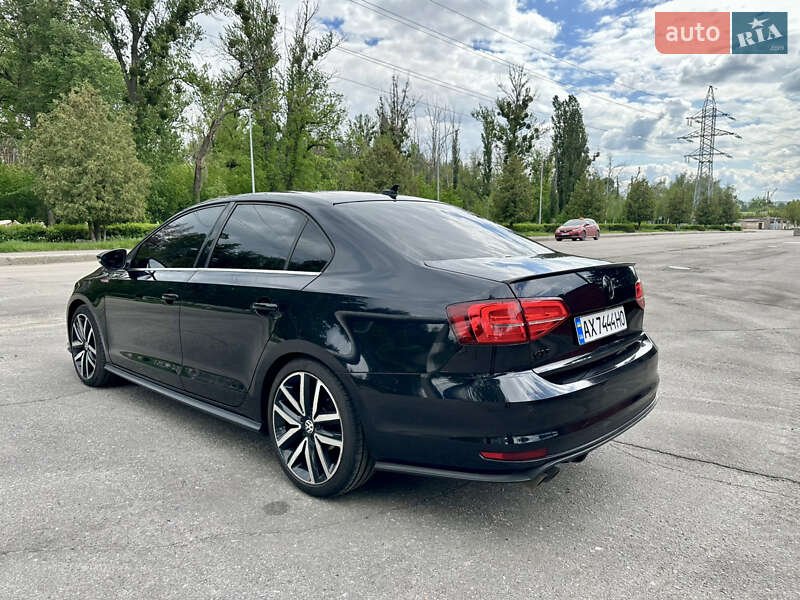 Седан Volkswagen Jetta 2017 в Харькове