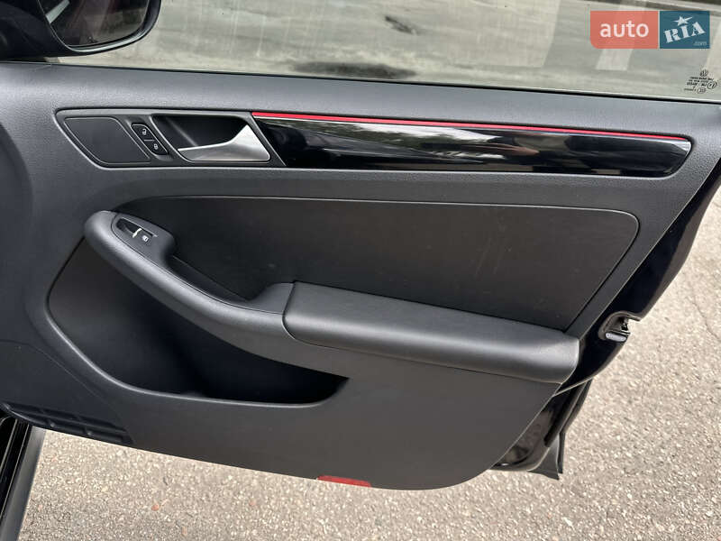 Седан Volkswagen Jetta 2017 в Харькове