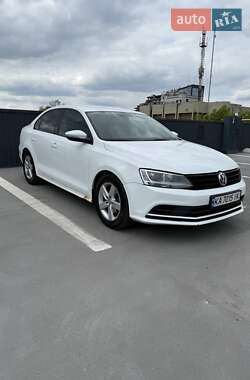 Седан Volkswagen Jetta 2016 в Киеве