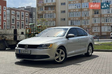 Седан Volkswagen Jetta 2011 в Чернівцях
