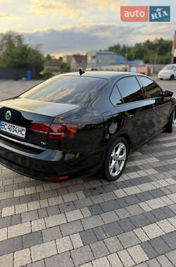 Седан Volkswagen Jetta 2016 в 